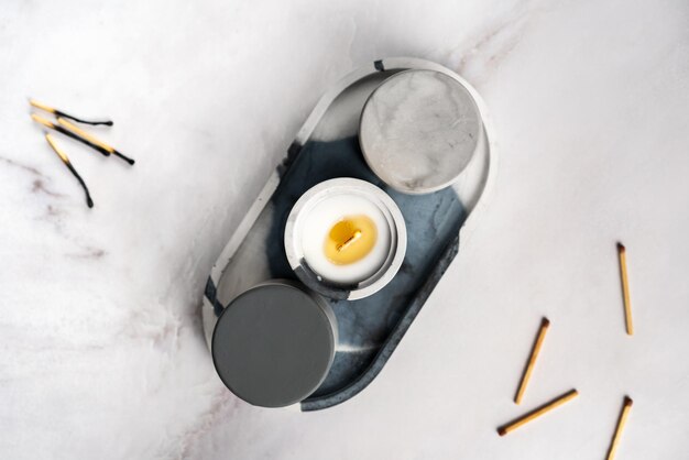 Jakie akcesoria do świec wybrać do domowej pracowni?